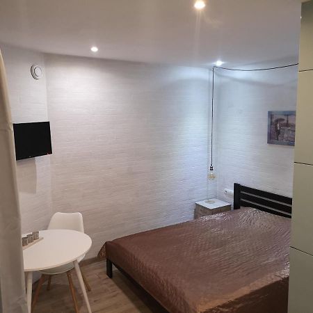 Freedom Apartment On Bazarna Str Leopoli Esterno foto