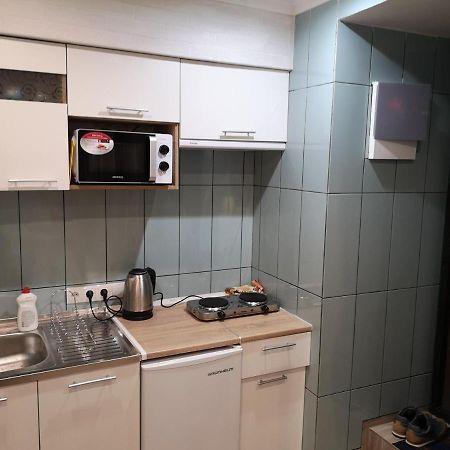 Freedom Apartment On Bazarna Str Leopoli Esterno foto