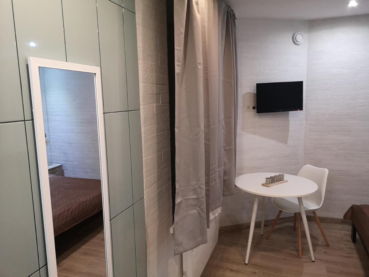 Freedom Apartment On Bazarna Str Leopoli Esterno foto