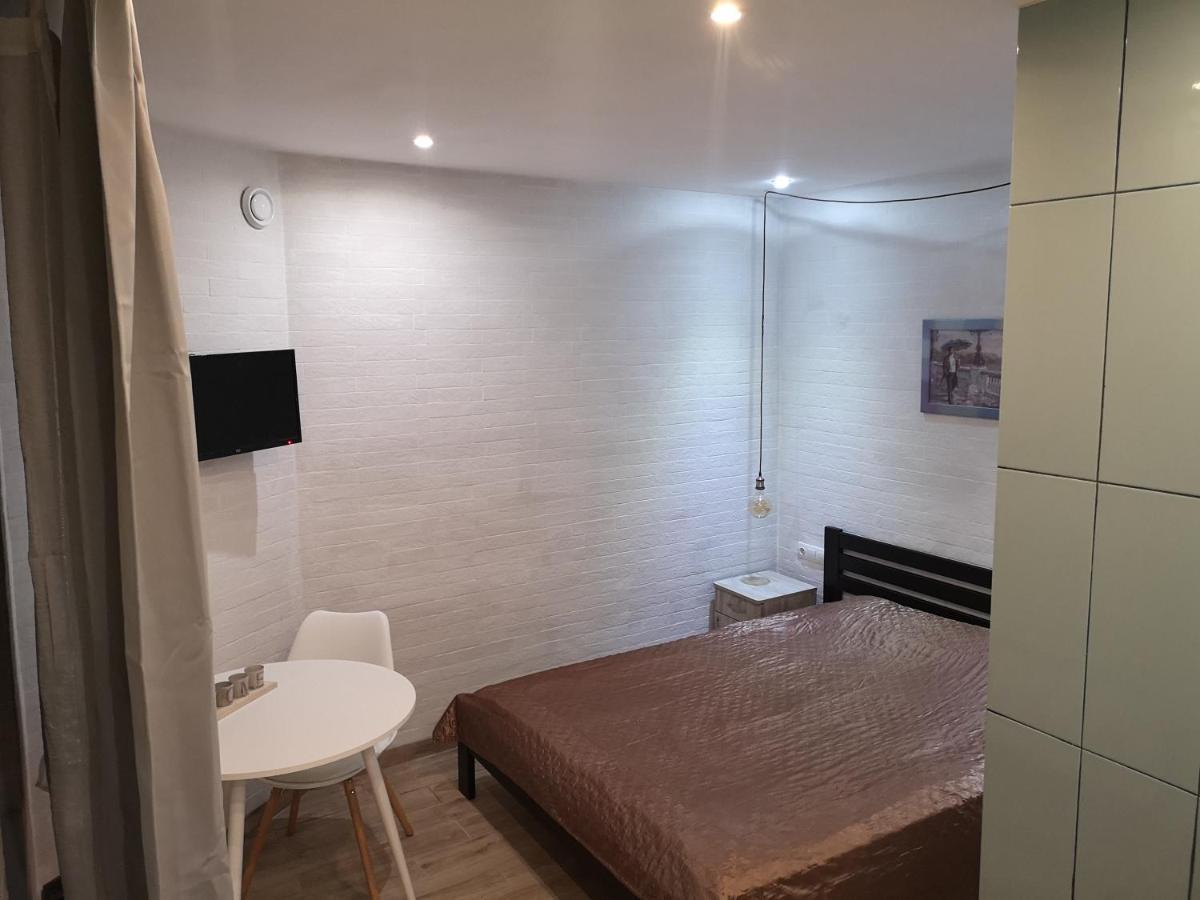 Freedom Apartment On Bazarna Str Leopoli Esterno foto