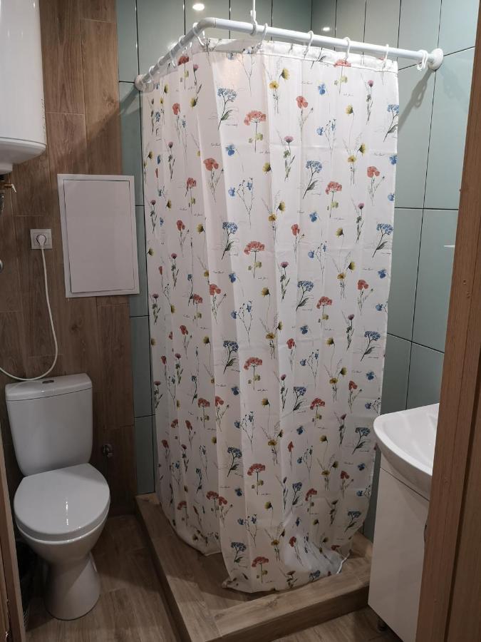Freedom Apartment On Bazarna Str Leopoli Esterno foto